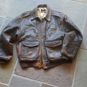 Avirex leathet size L bomber jacket